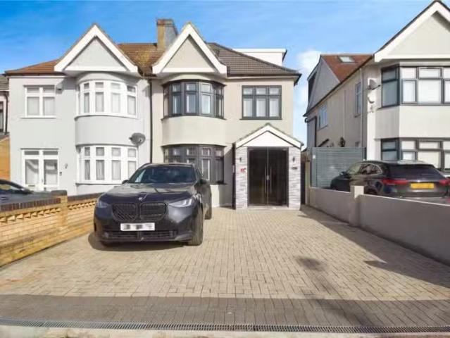 House for rent in Ilford, Greater London