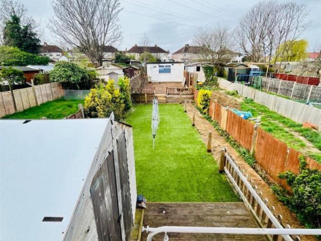 Semi Detached House for rent in Bexley