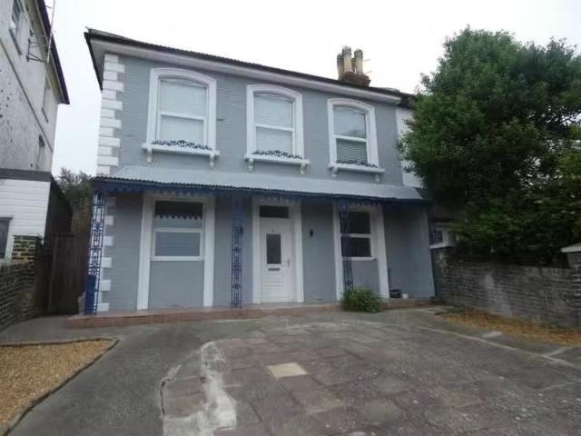 House for rent in London Borough of Sutton, Greater London