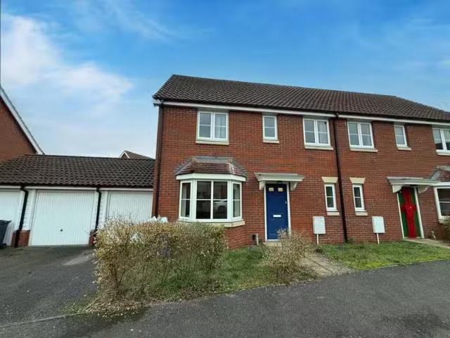 House for rent in Maidenhall, Key Street