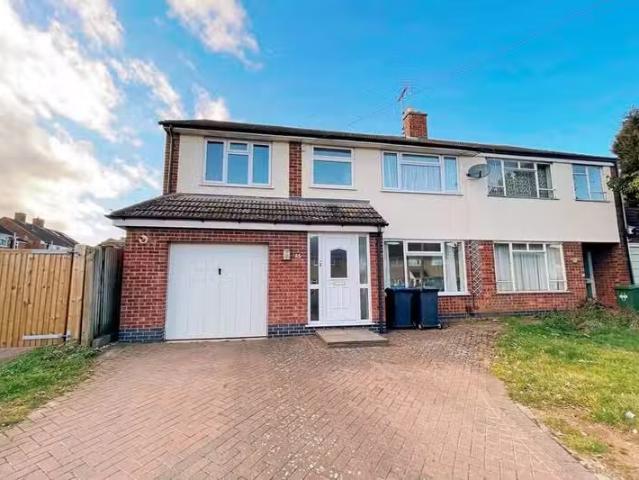 House for rent in London Borough of Croydon, Hillview