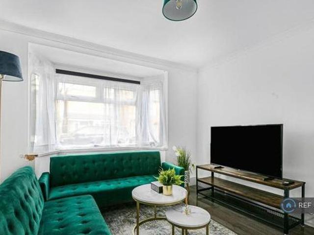 House for rent in London Borough of Hounslow, Greater London