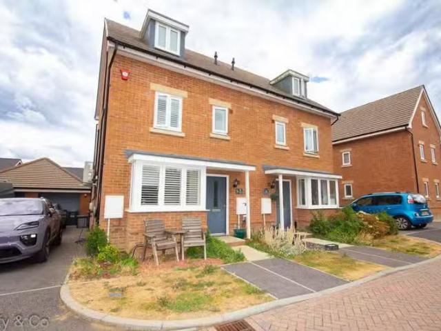 House for rent in Perryfields, West Sussex