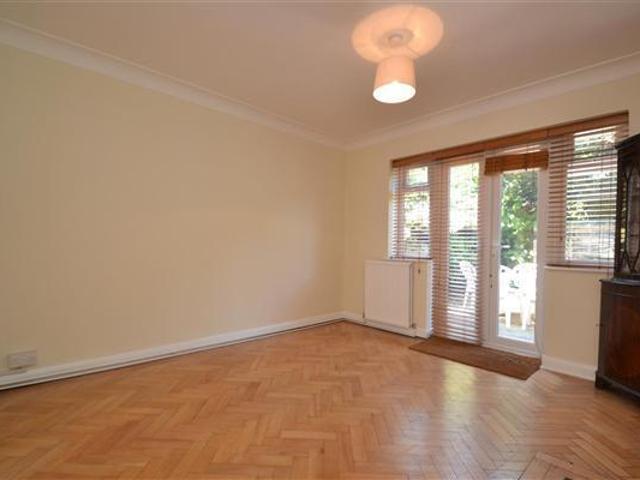 Farm for rent in Barnes, Greater London