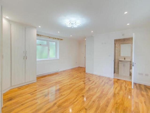 Farm for rent in Ealing, Greater London