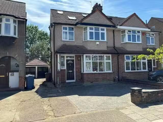 House for rent in Hatch End, Greater London