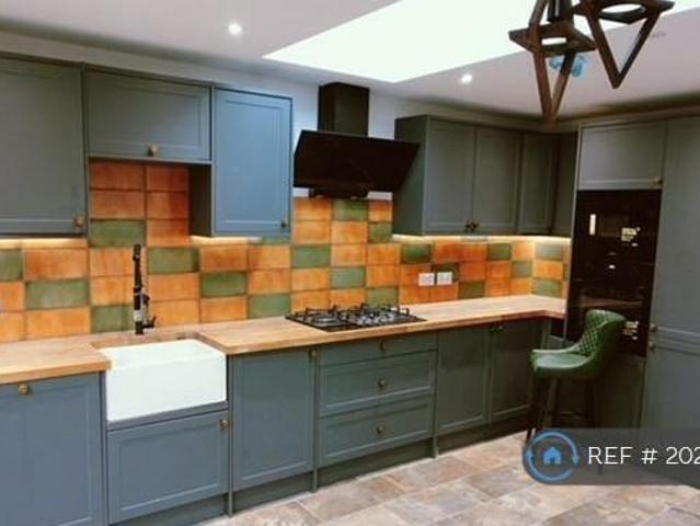 House for sale in Whitehill, King's Walden