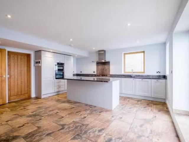 House for rent in Linthwaite, West Yorkshire