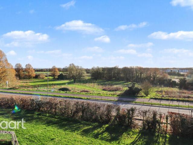 Farm for rent in Rodbourne, Swindon
