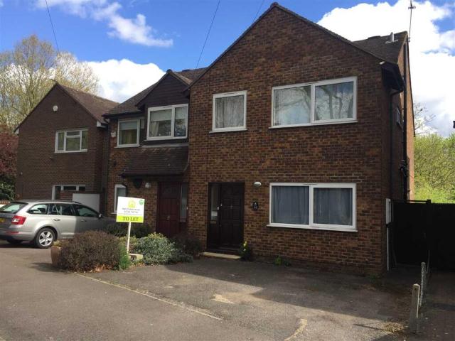 Semi Detached House for rent in Romford