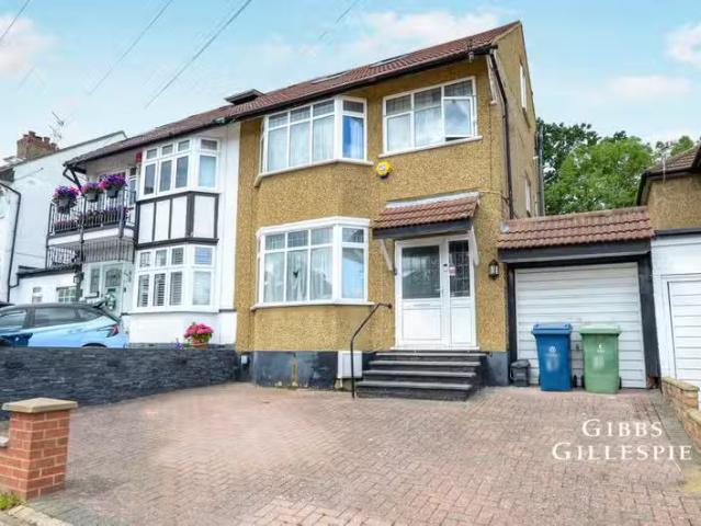 House for rent in Hatch End, Greater London