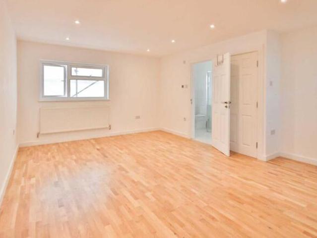 Farm for rent in Worcester Park, Greater London