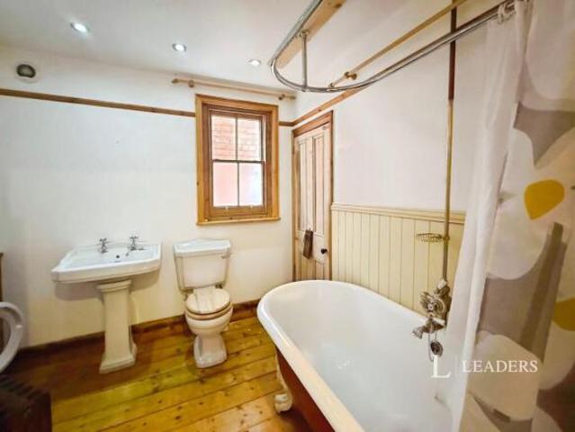 Farm for rent in Golden Valley, Gloucestershire