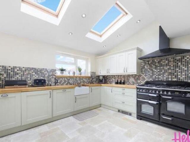House for rent in Surrey, England
