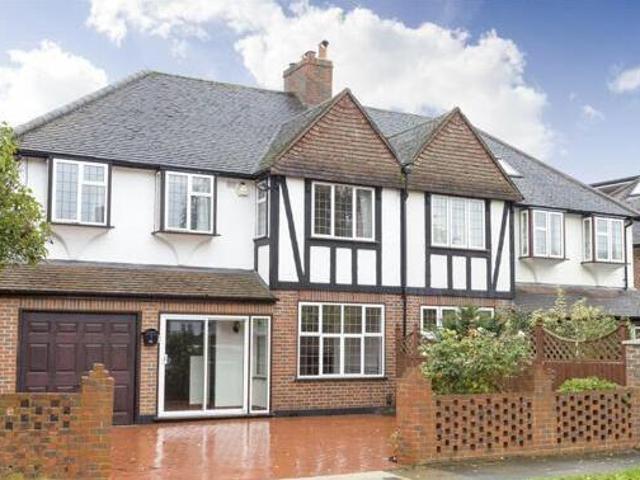 House for sale in Kingston Upon Thames, Greater London