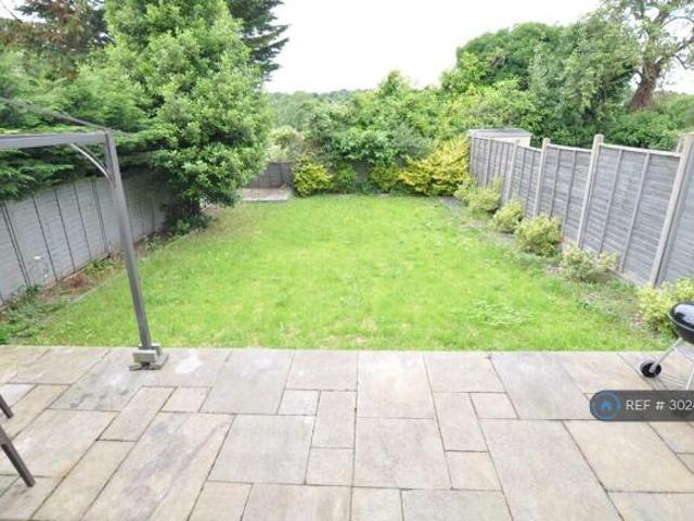 Farm for rent in Cat Hill, England