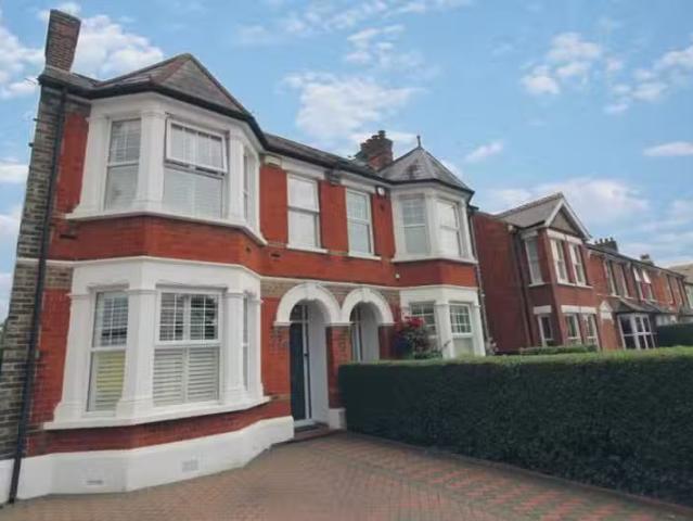 House for rent in Pilgrims' Hatch, Navestock Side