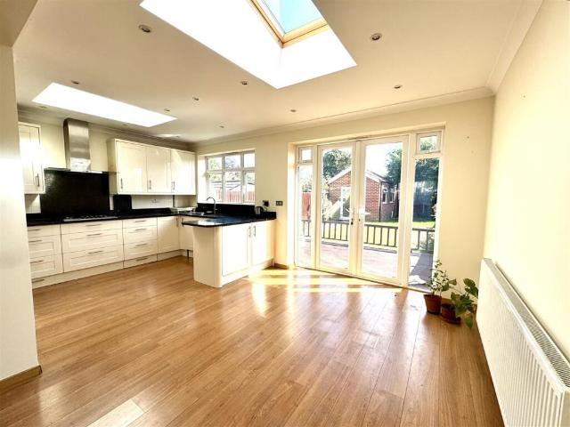 Semi Detached House for rent in Bexleyheath