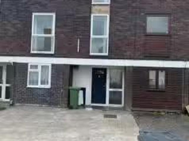 House for rent in Green Close, Warwickshire
