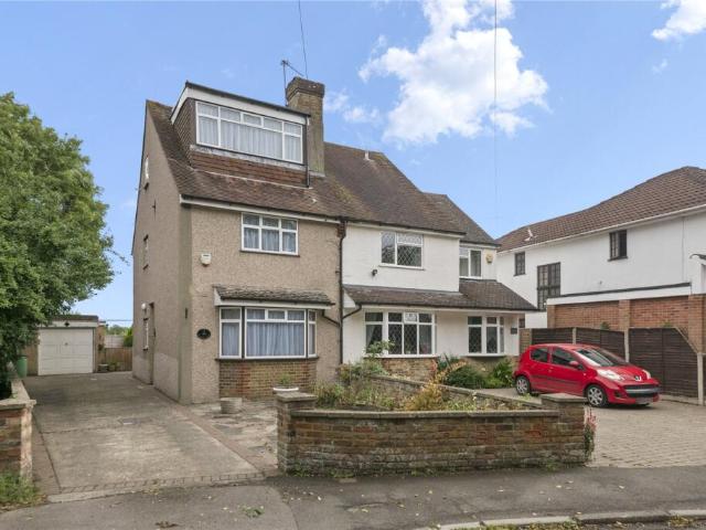 Semi Detached House for rent in Harefield