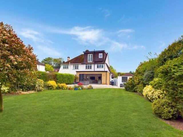 House for rent in Row Town, Surrey