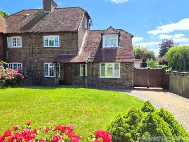 House for rent in Perryfields, West Sussex