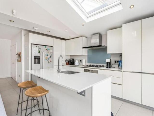 Farm for rent in Kingston Upon Thames, Greater London