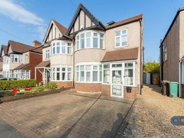 House for rent in Surrey