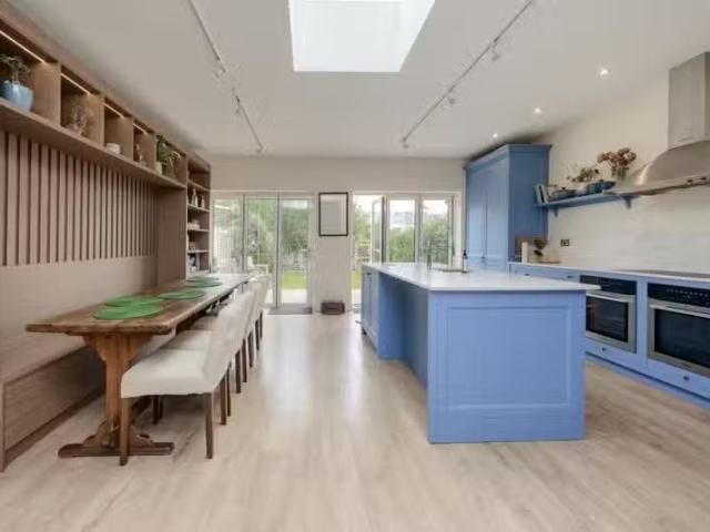 House for rent in Burnt Oak, Greater London