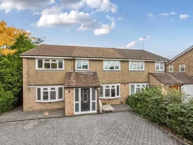 House for rent in Five Acres, Hertfordshire