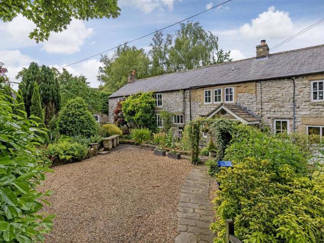 House for sale in Froggatt, East Midlands