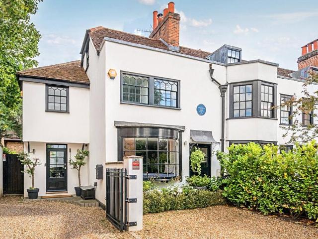 House for sale in Lower Green Esher, Blackhills
