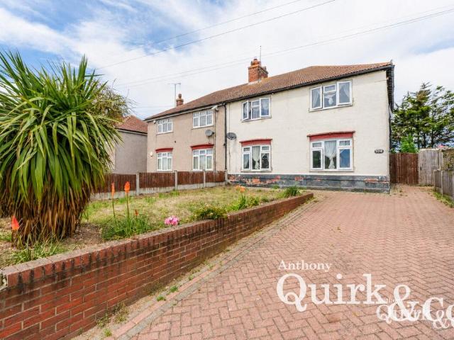 House for sale in Chadwell St Mary, Essex