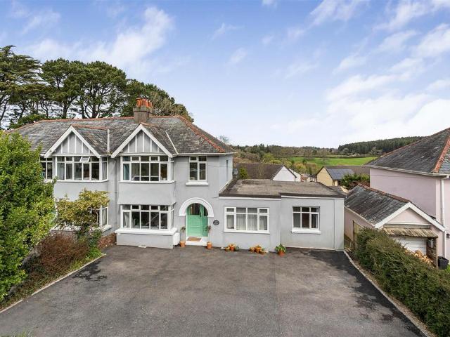House for sale in Follaton, Strode