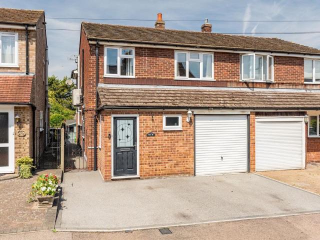 House for sale in Kings Hill, Colliers End
