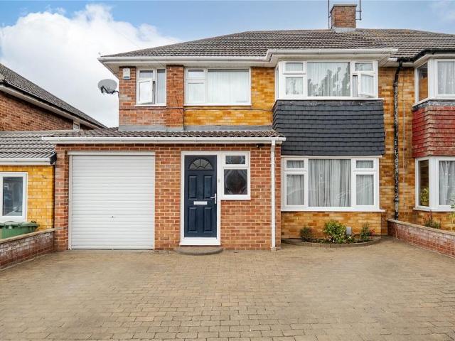 House for sale in Dunstable, Bedfordshire