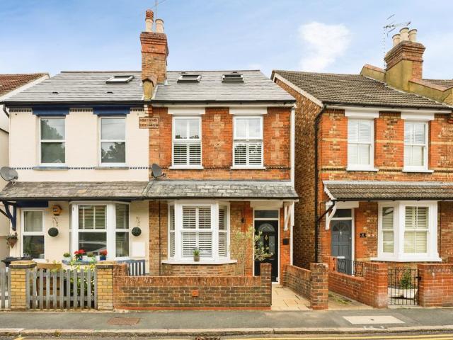 House for sale in London Borough of Croydon, Kenley