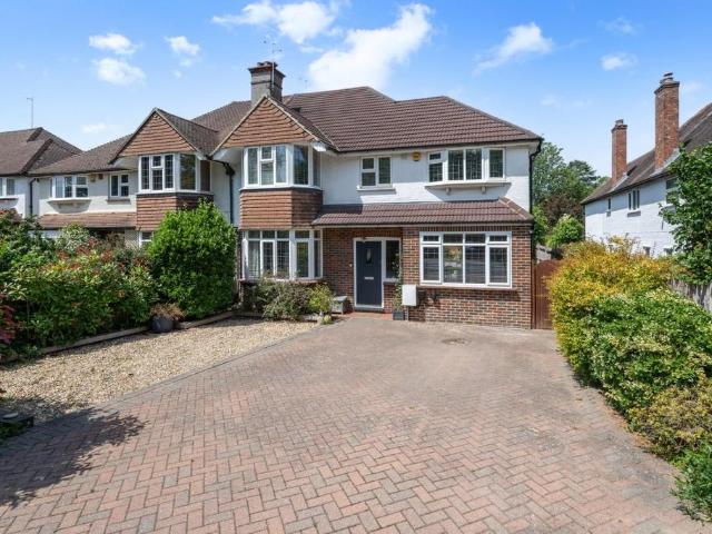 House for sale in Woodcote, Epsom