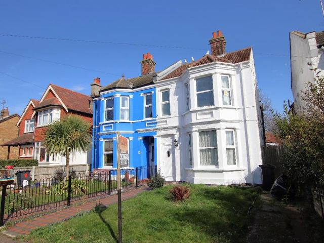 House for sale in Dale Hill, Essex