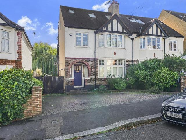 House for sale in Station Road, Greater London