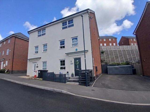 House for sale in Camp Hill