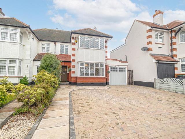 House for sale in Alton Barnes, Essex