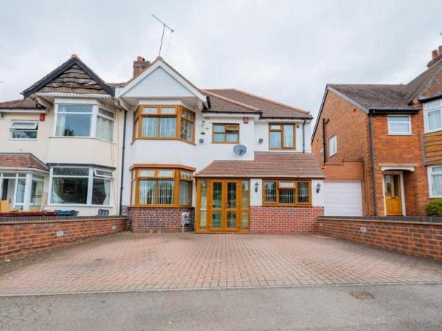 House for sale in Kings Heath, Wake Green