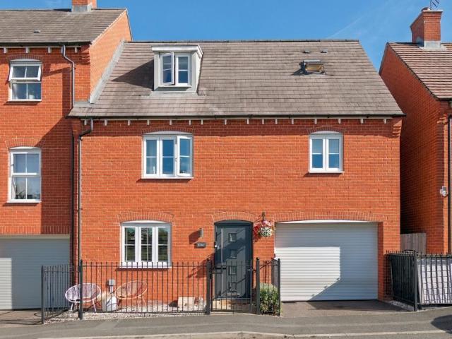 House for sale in Forest Hall Park, Uttlesford