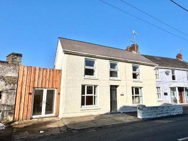 House for sale in Dre-fach, Wales