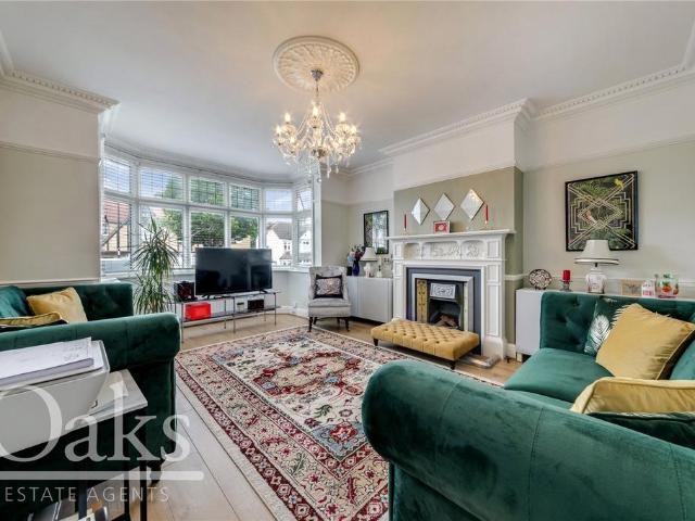 House for sale in London Borough of Croydon, Shirley