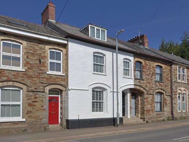 House for sale in Lamellion, Cornwall