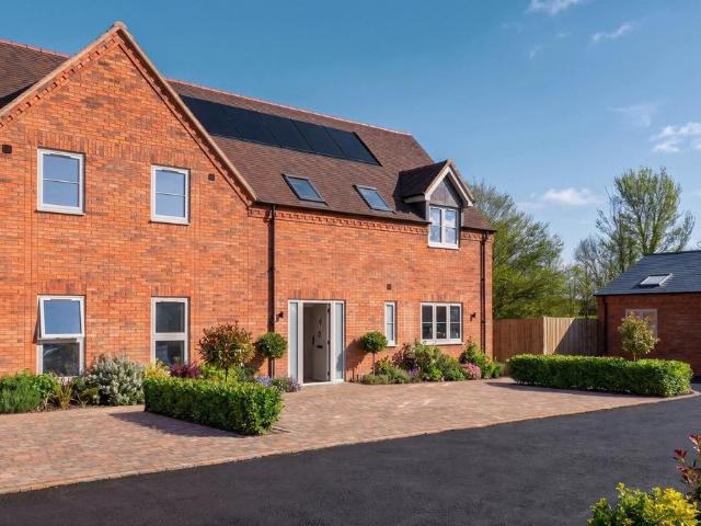 House for sale in Alderminster, Warwickshire