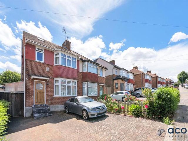 House for sale in Kingsbury, Greater London