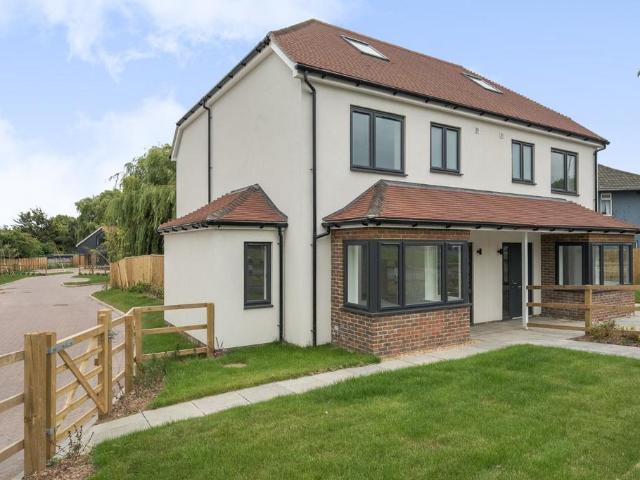 House for sale in Fishersgate, West Sussex